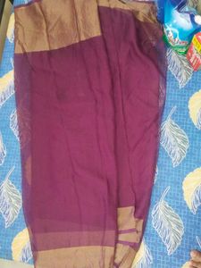 Maroon saree border golden,Phal Also, No Blause