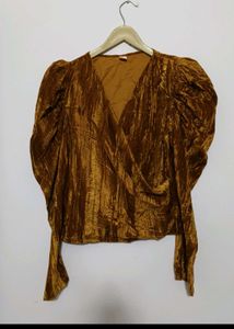 velvet design top more fluffy sleevs..