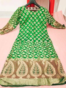 This Is Good Condition 2 Piece Kurti With Pant Sui