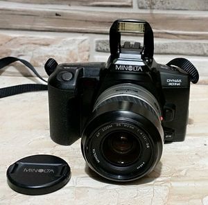 Minolta Dynax 303si Camera