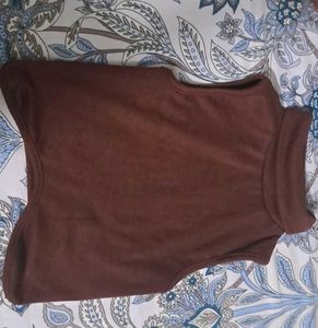 Sleeveless Turtleneck Top