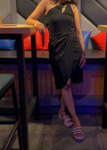 RARE Brand Nlack Bodycon Dress