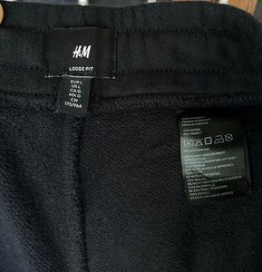H&amp;M BLACK LOOSE FIT SWEATPANTS