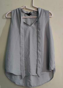 FOREVER 21Sleeveless Tie-Neck Top