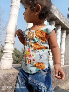 Small children&#39;s clothes are available in our shop