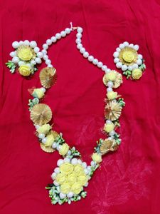 Unused Flower Jewellery Set