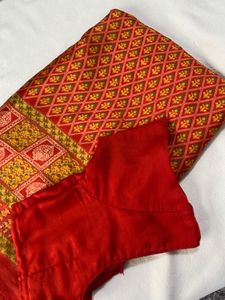 Elegant Ethnic Saree With Blouse