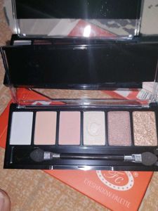 Fashion Colour Eyeshadow Palette