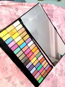 Shades Eyeshadow Palette With Mirror (Expire)