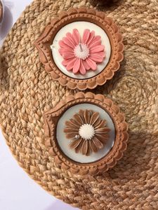 Daisy Diya candle