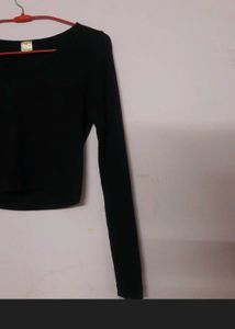 SSS Black Long Sleeve Crop Top