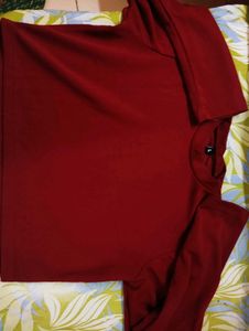RED CROP TOP
