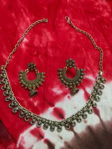 Black Gold Metal Necklace Set
