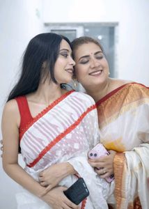 Elegant White &amp; Red Saree(Blouse unstiched)