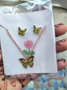 Butterfly Pendants And Earrings Set