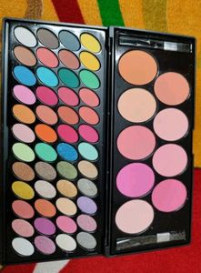 Eyeshadow Plus Blush Pallet
