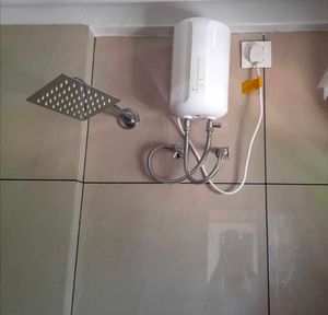 V Guard Zio Plus 3 Litter Geyser.