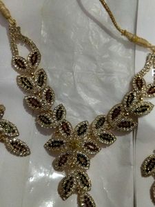 Floral Necklace &amp; Earring Set