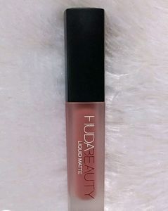 Huda Beauty Lisptick And Brush ♥️💕