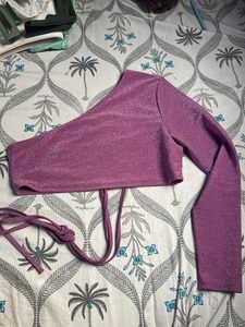 pink top