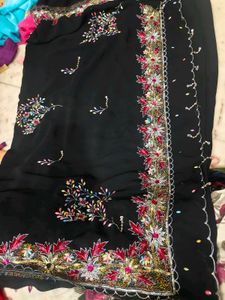 Aari Tari In Black Saree. 🤩