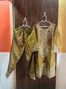 M Size Pakistani Organza Kurta Set For Women