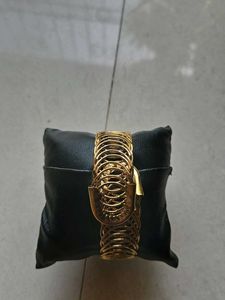 Stylish Gold-Tone Wristwatch