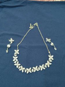 Floral Necklace Set