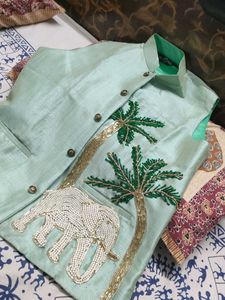 Embroidered Men&#39;s Koti