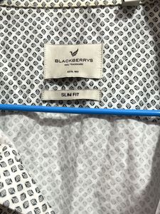 Men Shirt (39/40 m Size)