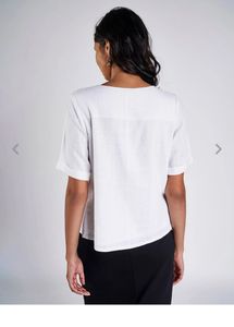 AND white Regular Fit Top