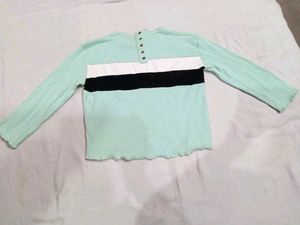 Trendy Top 💌Make Offer ✨