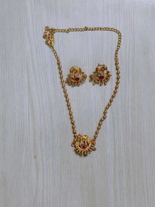 Gold-toned Necklace & Earring Set