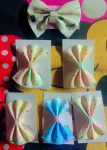 Bow Like Structure Of TikTak Clips