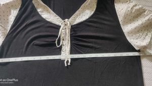 Elegant Black &amp; White top/tee