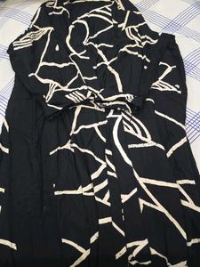 Stylish Black &amp; White shrug