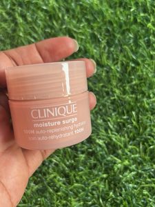 Clinique Moisture Surge