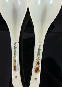 Set of 2 Floral Design Plastic Serving Spoons
