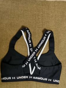 UNDER ARMOUR LOGO PRINT CROSS BACK SPORTS BRA 22&#34;