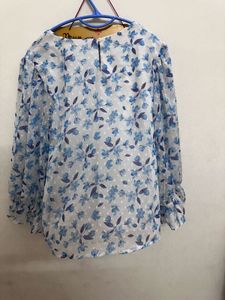 long-sleeved blue Blouse