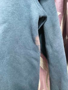 H&amp;M Congenial Sweatshirt Minor Colour defect !