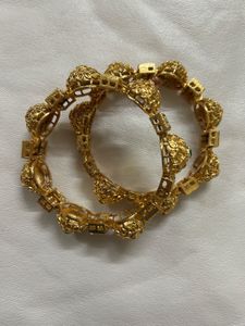 Royal Design Gold-Plated Bangles with Pearl Detail