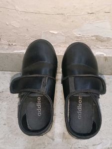 SCHOOL SHOES GOOD QUALITY