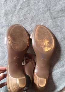 Bata Sandles