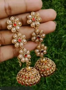 Trending Kundhan Jhumka Earrings