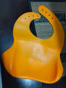 Baby Luvlap Bib(Plastic)
