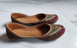Embroidered Juttis