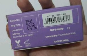 MyGlamm POSE HD Foundation