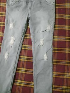 Ripped High Waist Jeans