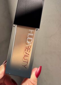 Huda Beauty faux filter luminous matte Foundation